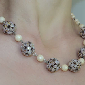 Korálkový šitý náhrdelník varianty