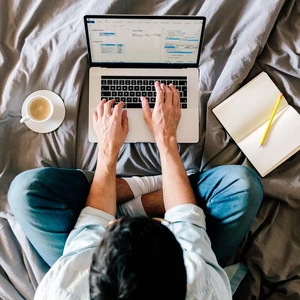 Vydělávejte peníze z domova 33 ověřených společností, které platí za průzkumy