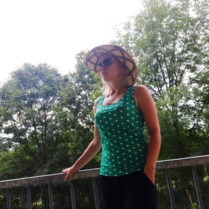 Tílko velikosti 38 různé vzory