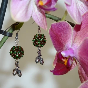 Šité náušnice - bižuterní kov