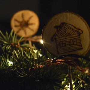 Dřevěné vánoční ozdoby