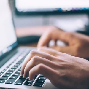 Přepis textu z psaného, audio nahrávky, videonahrávky