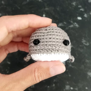 Háčkovaná velryba šedo-bílá - černé oči 6mm