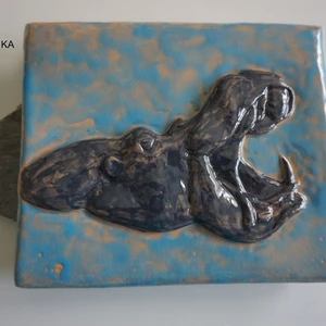 Keramický reliéf hroch ultramarín-modrý