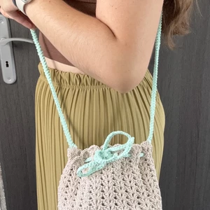 Háčkovaná kabelka