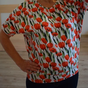 Dámsky top s krátkymi rukávmi