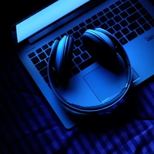 Přepisy textu a audionahrávek za 