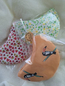 Zdravotní podložka pod zápěstí k počítačové myši či nahřívací polštářek s bio pohankou + povlak