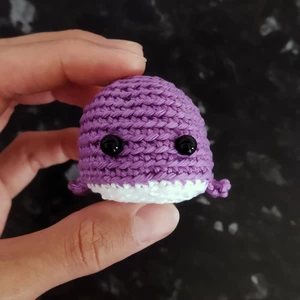 Háčkovaná velryba fialovo-bílá - černé oči 6mm