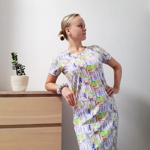 Šaty s krátkým rukávem