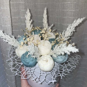 Elegantný a voňavý flowerbox