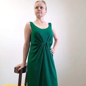 Šaty navolněné v pase různé vzory