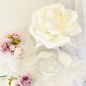 Bílá svítící růže -stolní 