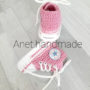 Ja spravím háčkované tenisky pre novorodenca 