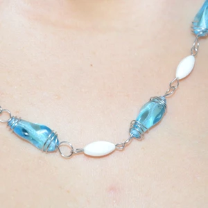 Korálkový drátkovaný náhrdelník