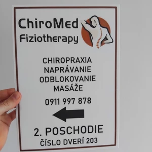 Vyrábam plastové infotabule a iné označenia obchodných priestorov
