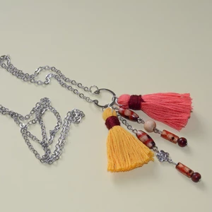 Střapcový náhrdelník