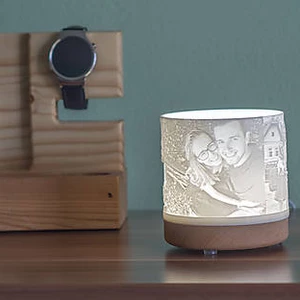 3D Foto lampa s dreveným podstavcom