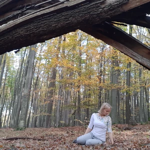 Dvoubarevné tričko s asymetrickým předním dílem